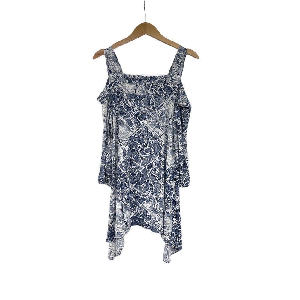Clara Sun Woo Blue White Patterned Cold Shoulder Sharkbite Hem Top Womens Medium